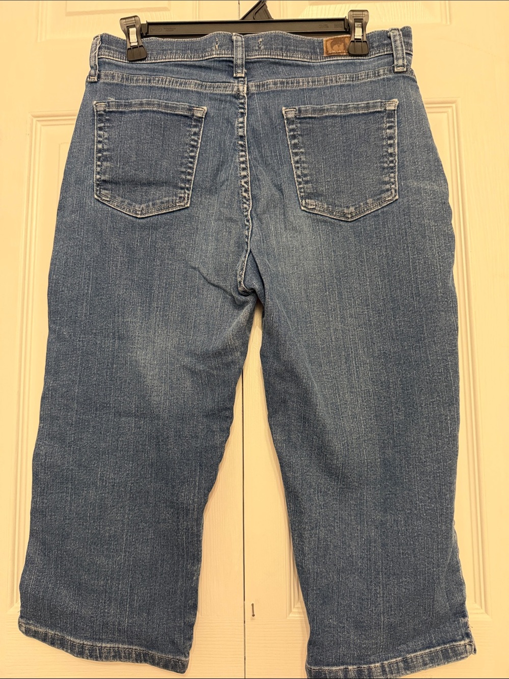 Lee Classic Fit Women's Medium Blue Cropped Jeans
